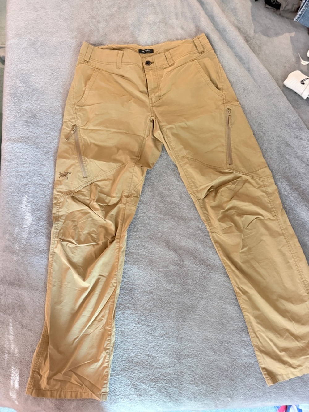 Arc'teryx Men's Tan Lightweight Technical Chinos size 32